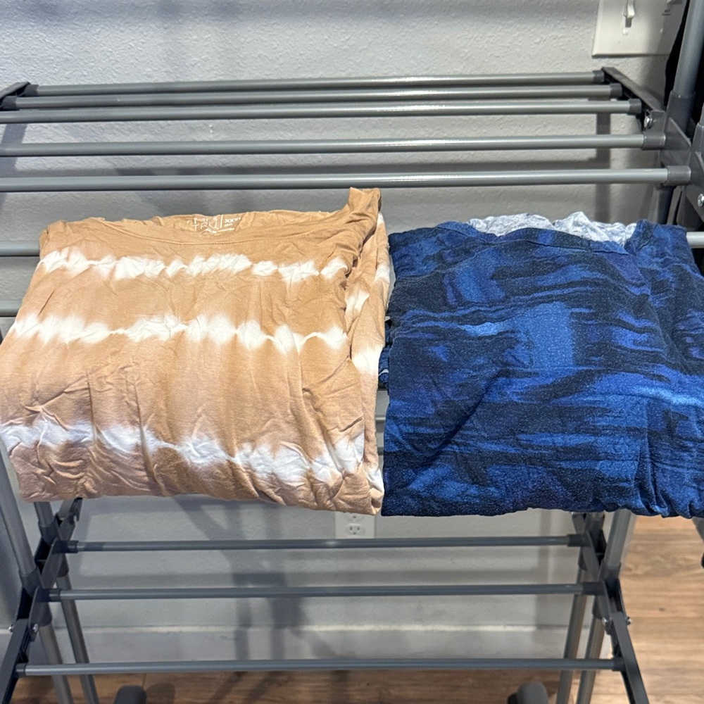 Time and Tru Tan and Terra Sky Blue Tie-Dye Shirt Set